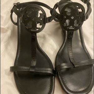 Tory Burch sandal w/2 1/2 “ heels